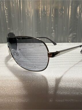 Tahari Sport Shield Sunglasses Silver Frame Gray Gradient Lens-Unisex-New